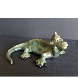 Vtg Ceramic Lizard Figurine Green Hand-Painted Reptile Art Sculpture  "Read"